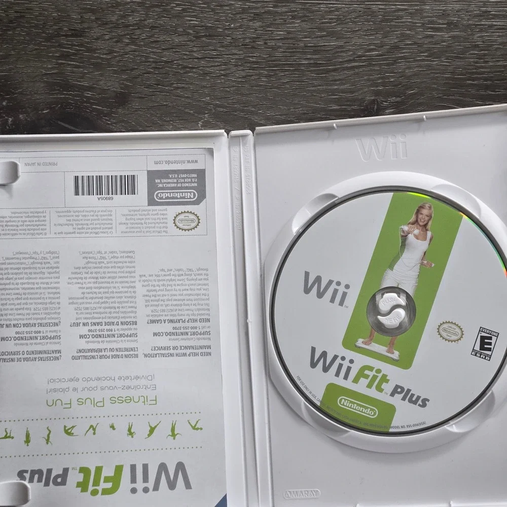 Nintendo Wii Fit Plus Game Disc Case Manual Complete RVL-RFPE-USZ CIB Tested